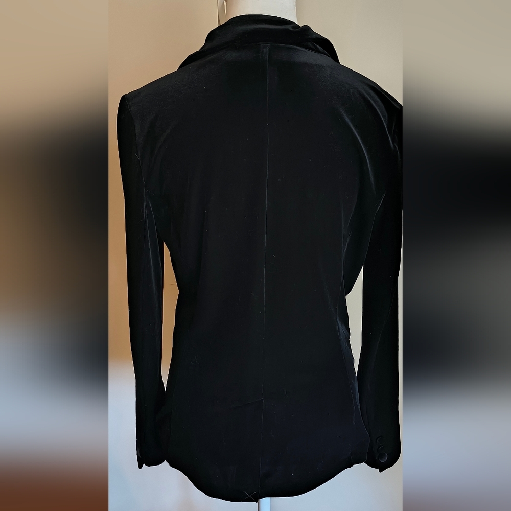 Tahari Black Stretch Velvet Blazer Jacket Women Size M Covered Buttons Pockets - Picture 3 of 3